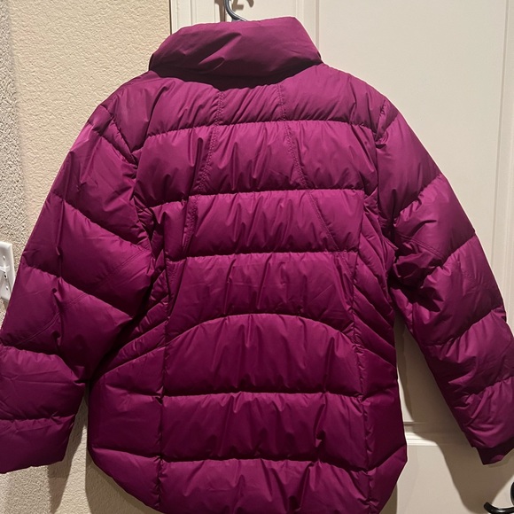 Athleta Downtown Puffer Jacket. - Picture 3 of 8